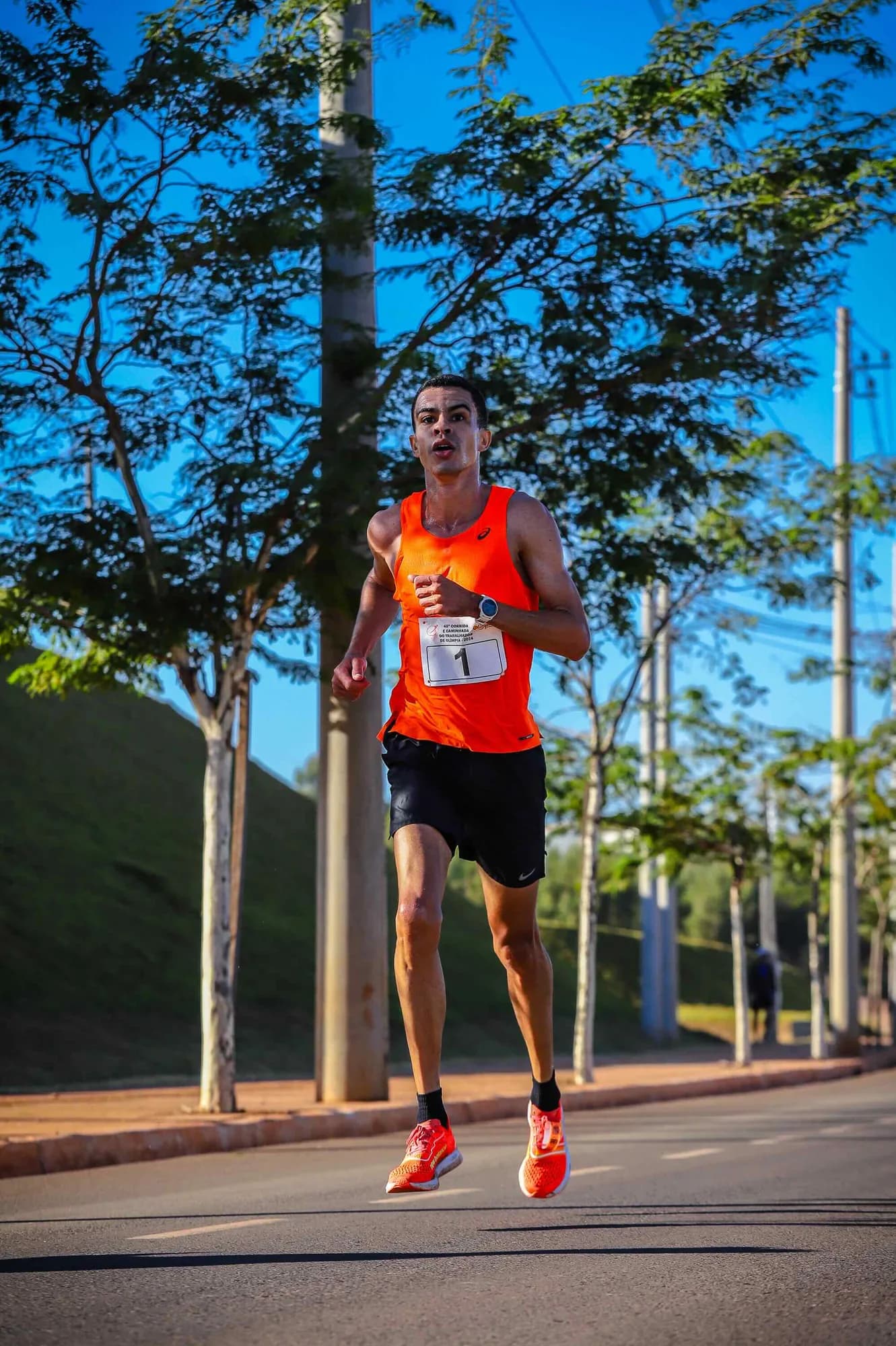 Abner Santana running