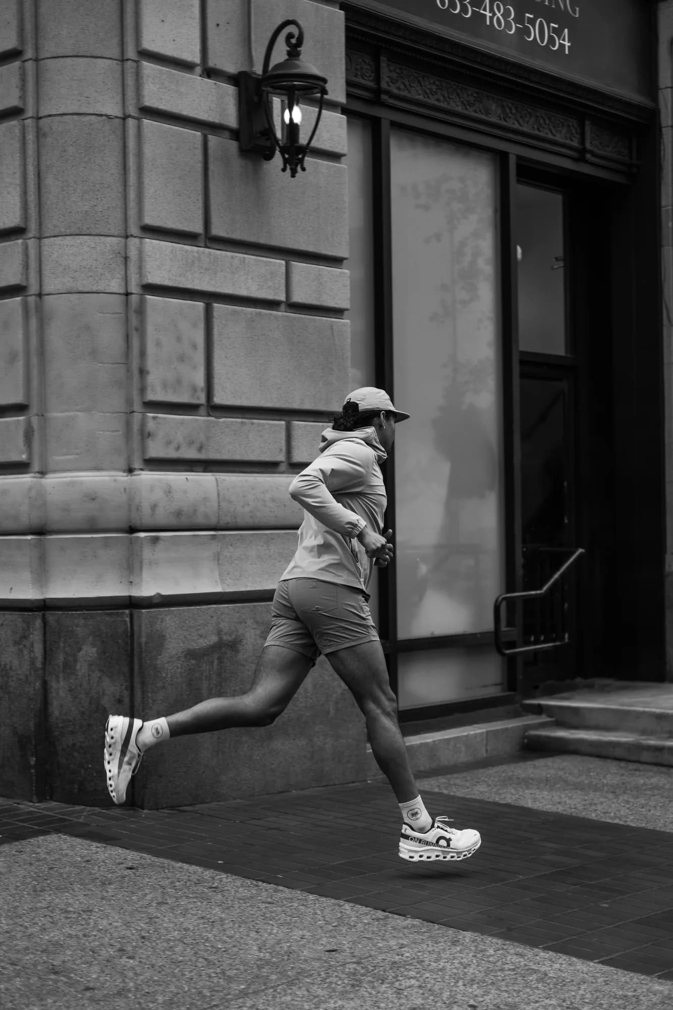 Person starting to run outdoors — beginner running guide